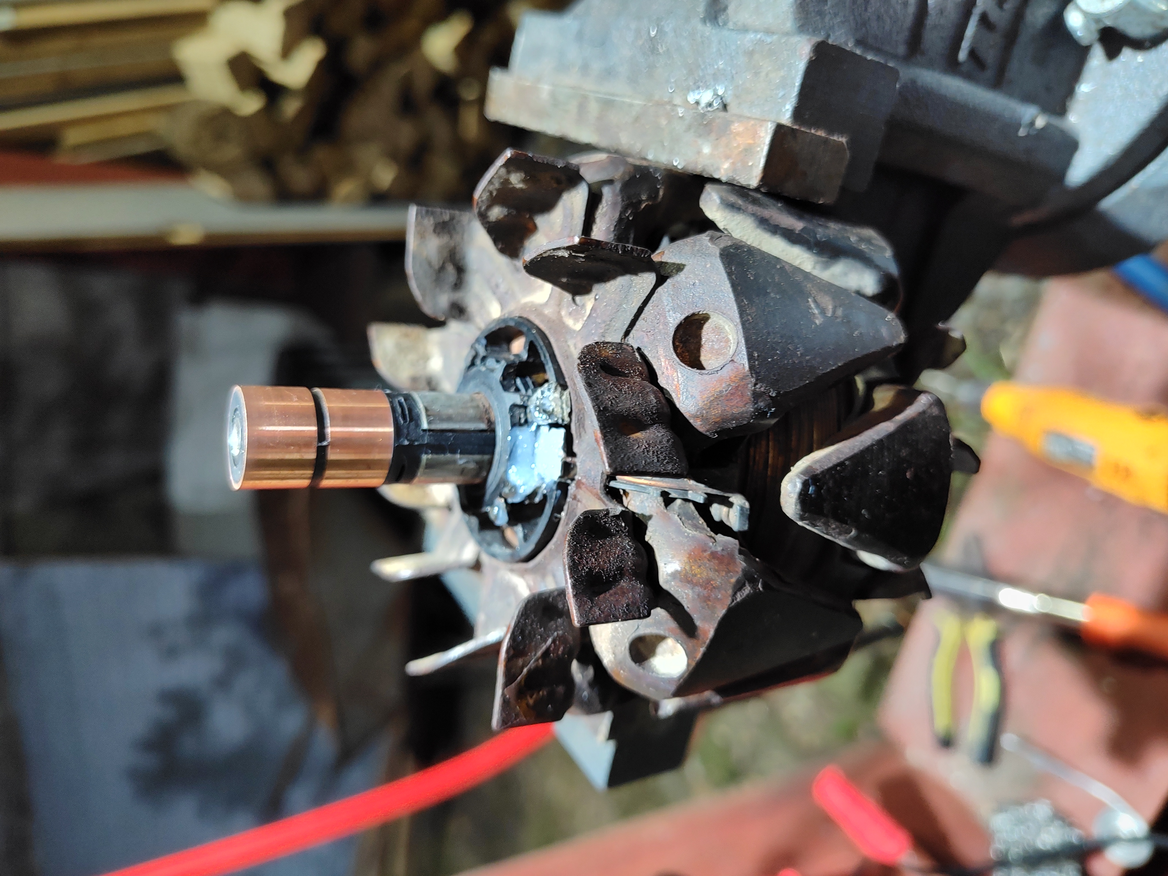 Colectores nuevos instalados en el rotor